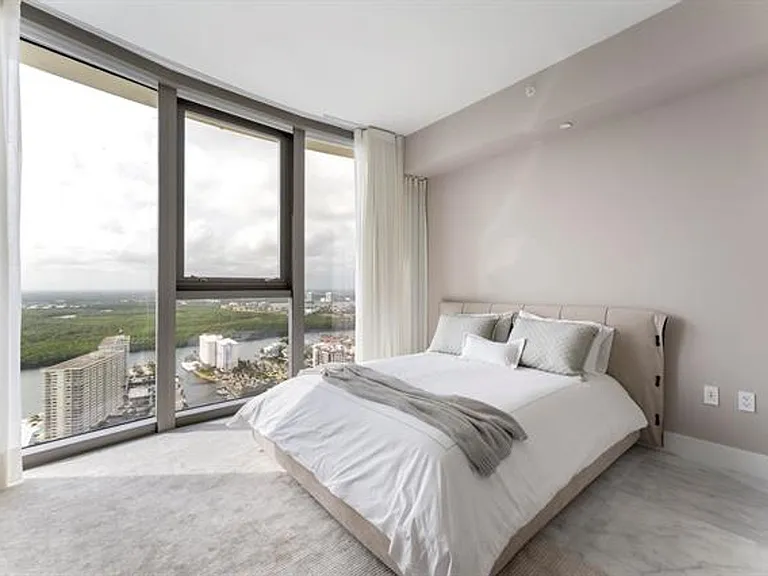 15701 Collins Ave #3901 — Photo 26