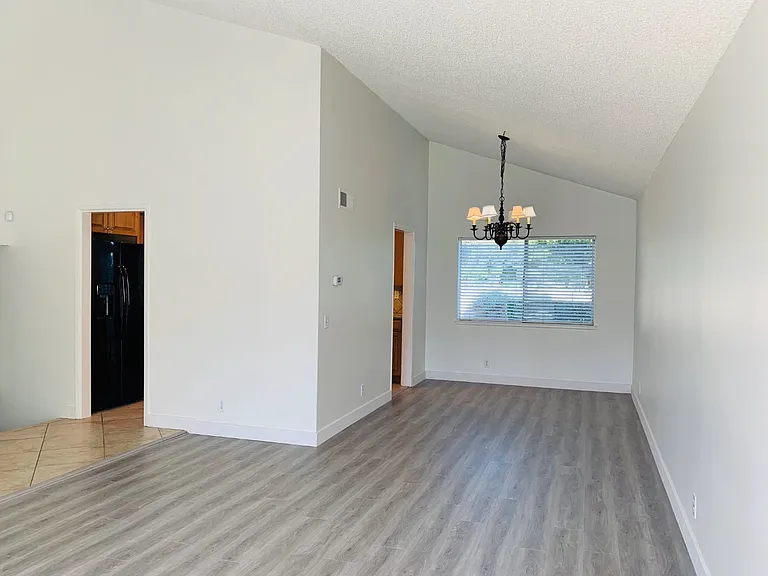 14751 Mulberry Ave — Photo 6