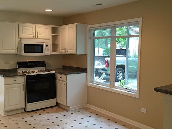 3rd image of 25236 W Highland Ave