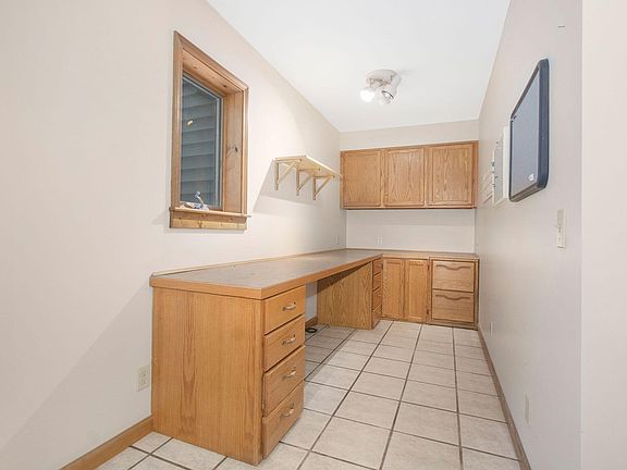 3rd image of 62929 32nd St