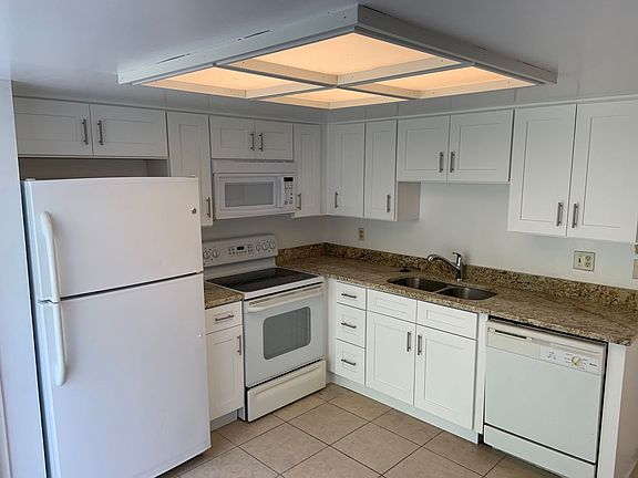 5th image of 3546 Khayyam Ave