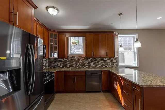 69 Hutton St #1 — Photo 7