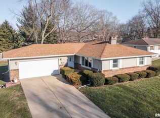 2407 Holly Dr, Pekin, IL 61554