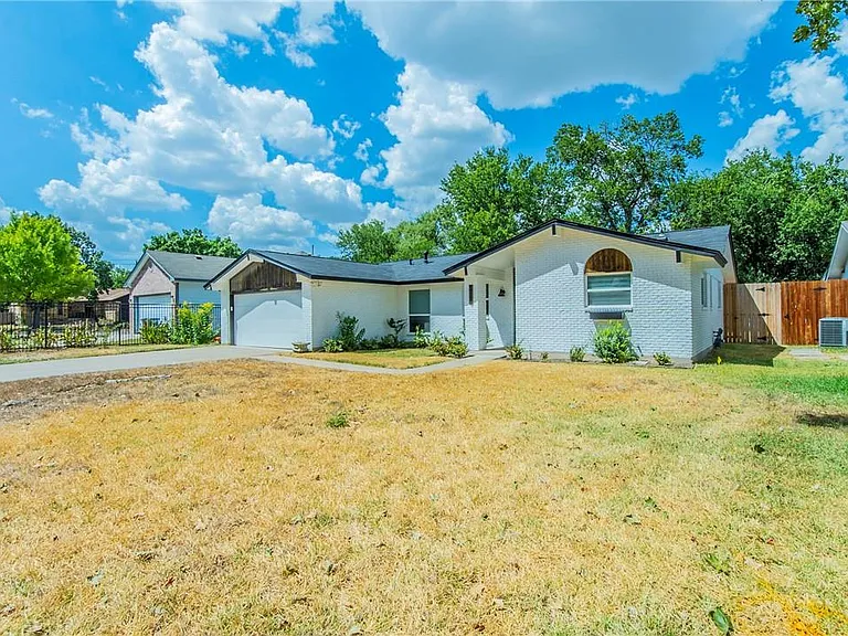 5702 Whitebrook Dr — Photo 2