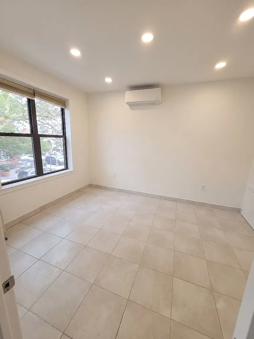 2232 East 7th Street — Photo 4