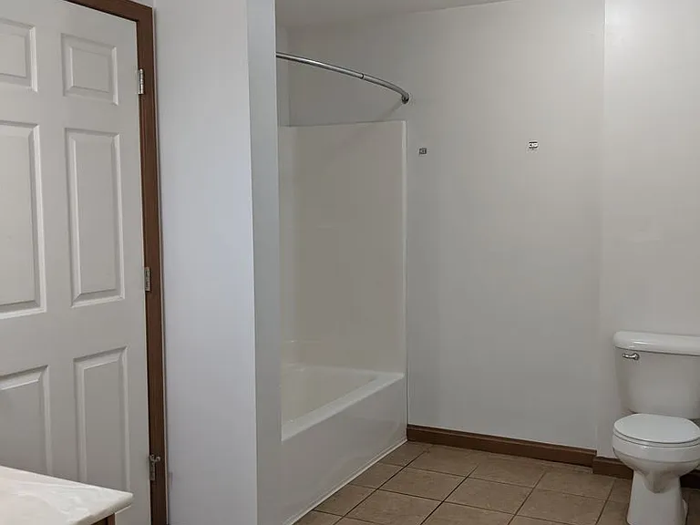 Beautiful Apartment Near Campus — Photo 14