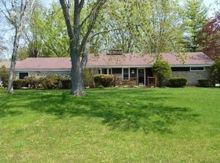 W151N5250 Plata Ct, Menomonee Falls, WI 53051