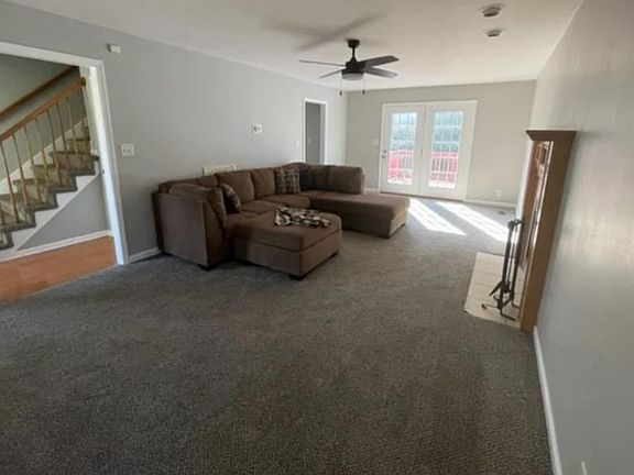 5th image of 923 Sugarcane Way