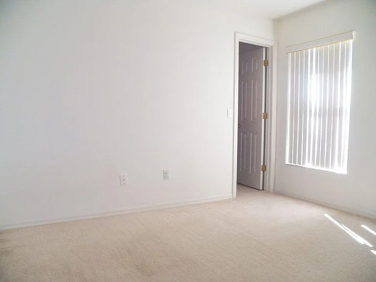 5817 Laguna Woods Ct — Photo 7
