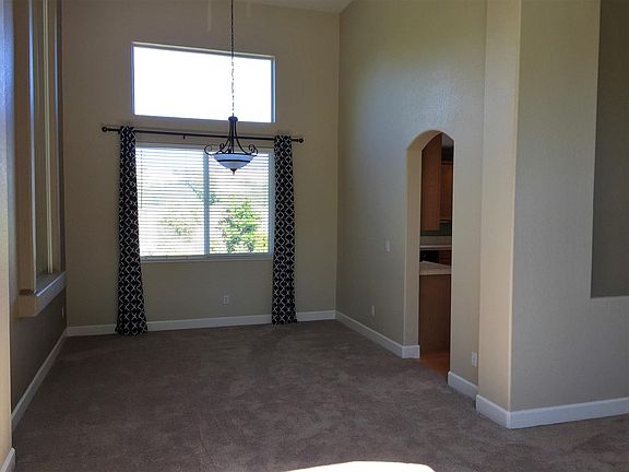 3rd image of 3887 Meadow Wood Dr