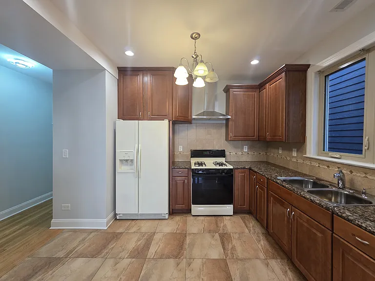 2952 N Gresham Ave #1 — Photo 4