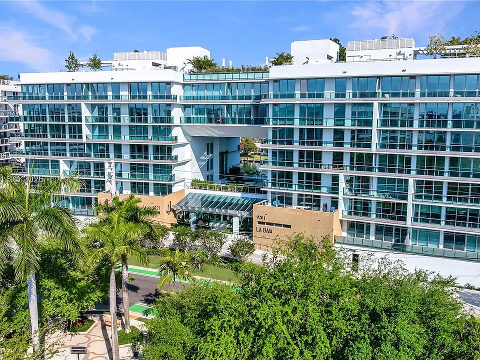 9221 E Bay Harbor Dr #512