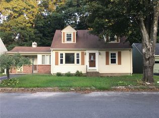 13 Pembroke Ln, Coventry, RI 02816