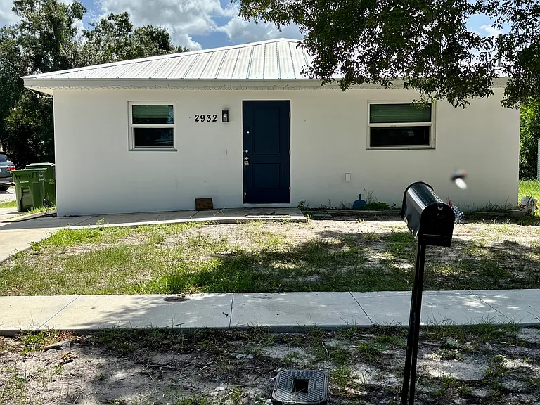 2932 Gillespie Ave — Photo 1
