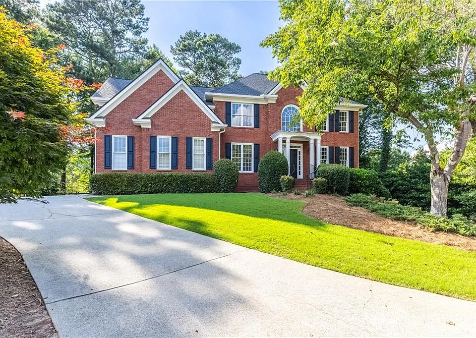 2560 Hamptons Run
