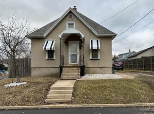 826 8th St, Peru, IL 61354