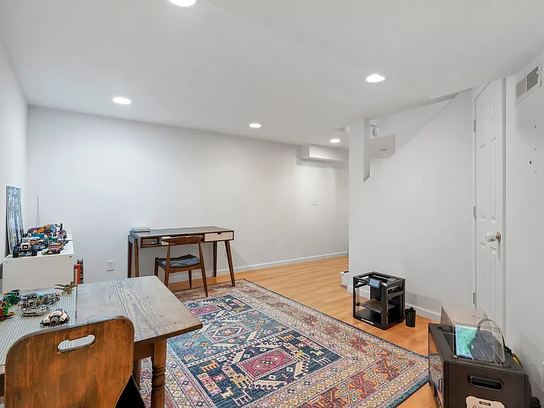 908 Burn Oak Dr — Photo 49