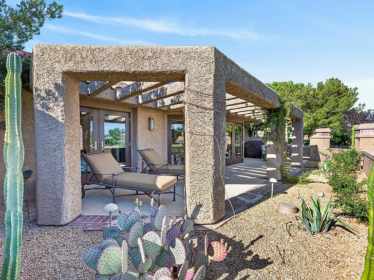 7277 Mission Hills Dr — Photo 43