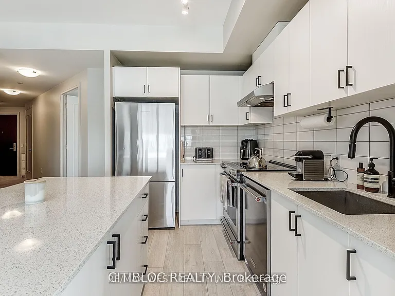 9000 Jane St #1408 — Photo 10