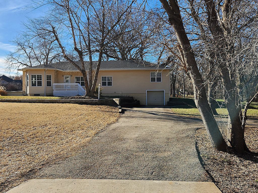 1000 S Marymount Rd, Salina, KS 67401 Zillow