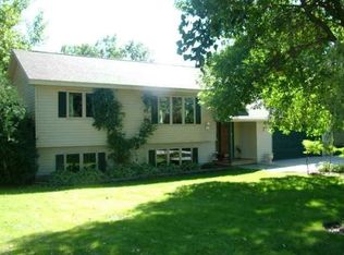 411 Medayto Dr, Spicer, MN 56288