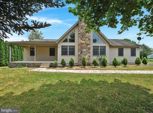 91 Dad Burnhams Rd, Pine Grove, PA 17963