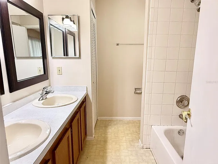 1215 Creekbottom Cir — Photo 15