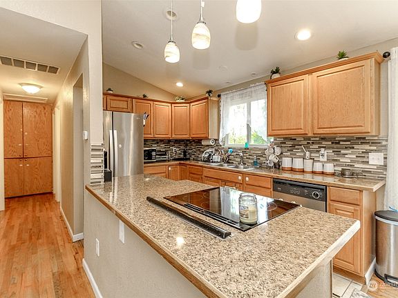 4th image of 3816 S 184th Street
