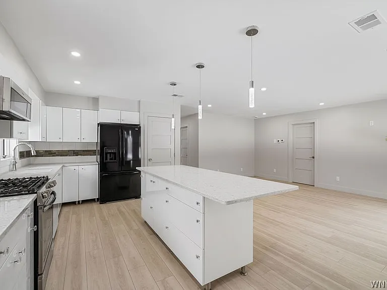 855 Madison Ave — Photo 5