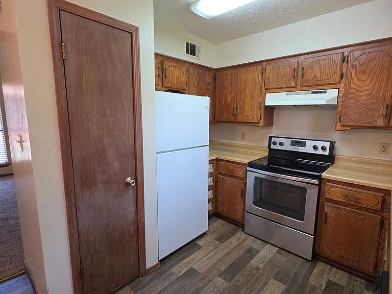1208 S Frankfort Ave #A — Photo 6