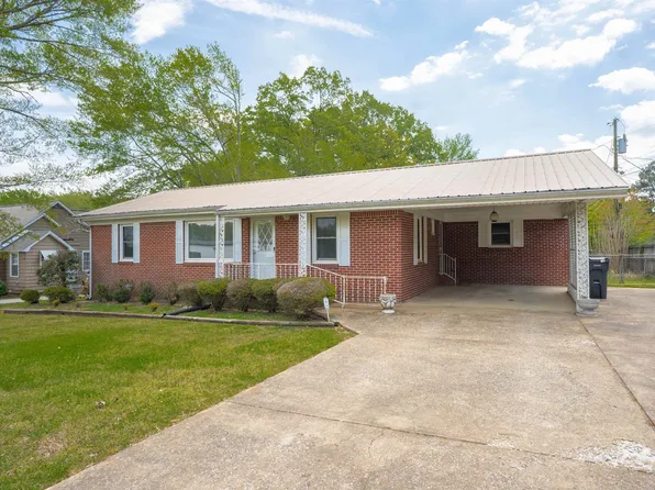 1440 Virginia Dr, Bolivar, TN 38008