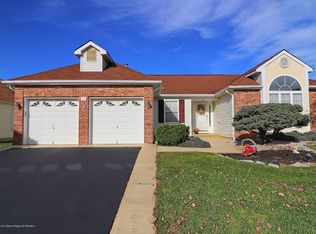 34 Portsmouth Dr, Toms River, NJ 08757