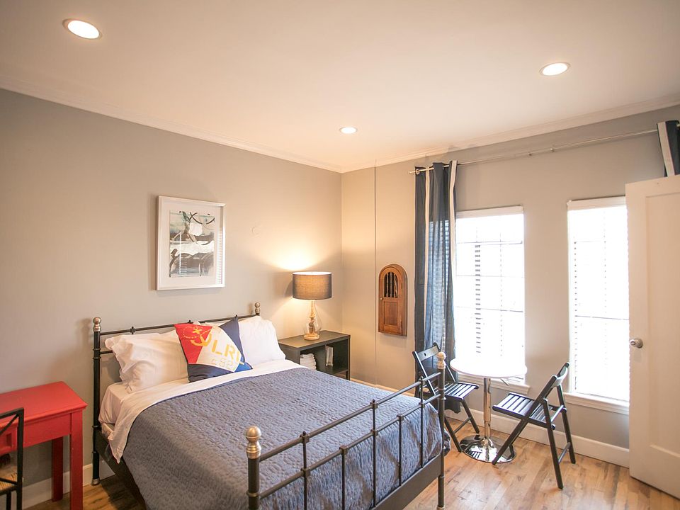 1st image of 149 Linden Ave #206