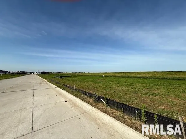 6966 Meghan Ave, Bettendorf, IA 52722