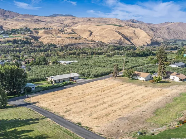 37 Golden Hills Lane, Wenatchee, WA 98801