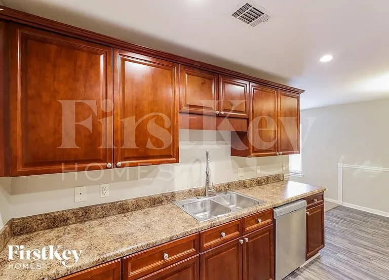 3630 Wind Ridge Ln — Photo 6