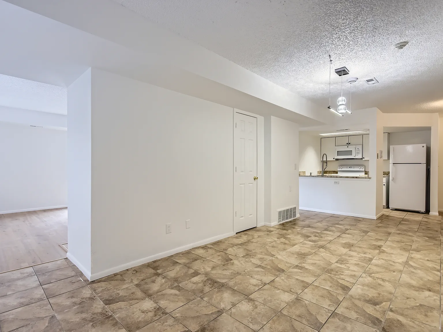 3 bed, 1771 sqft, $2,500 — Photo 2