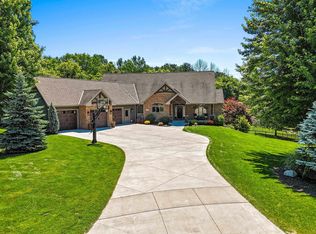 2592 Remington Ct, Green Bay, WI 54302