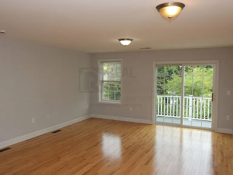 20 Hanson St #5 — Photo 6