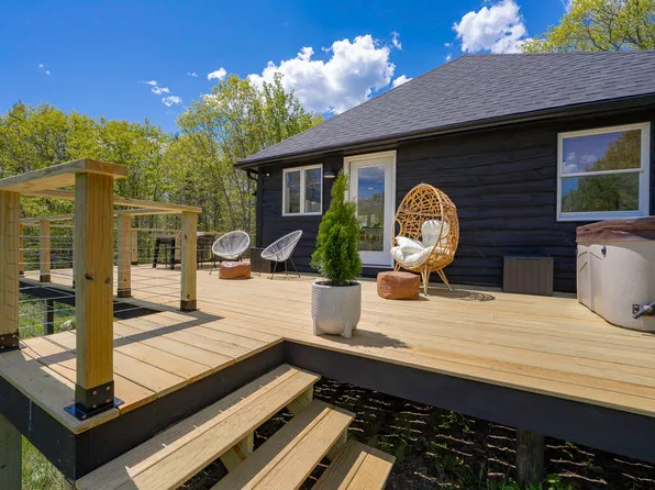 2208 Friendship Road, Waldoboro, ME 04572