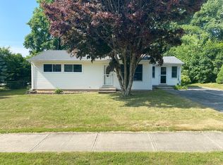 93 Oslo St, Mystic, CT 06355