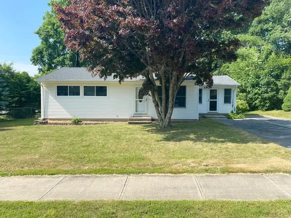 93 Oslo St, Mystic, CT 06355