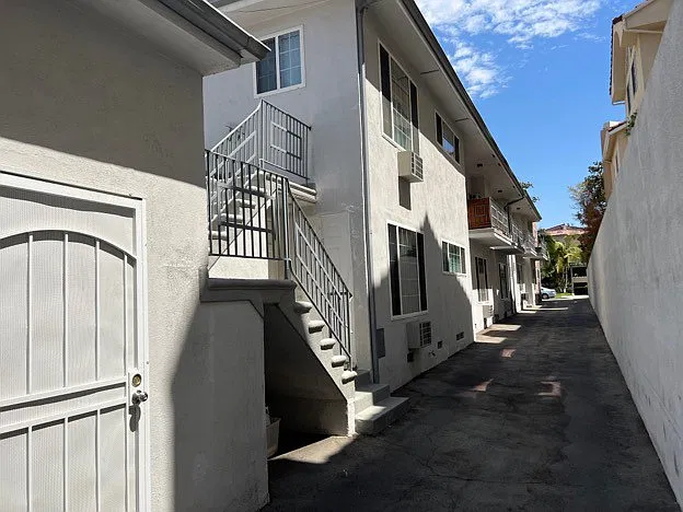 1 bed, 750 sqft, $1,875 — Photo 3