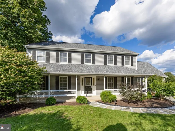 5767 Fresh Meadow Dr, Macungie, PA 18062