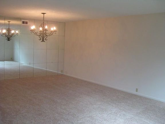 2nd image of 9 Townhouse Ln