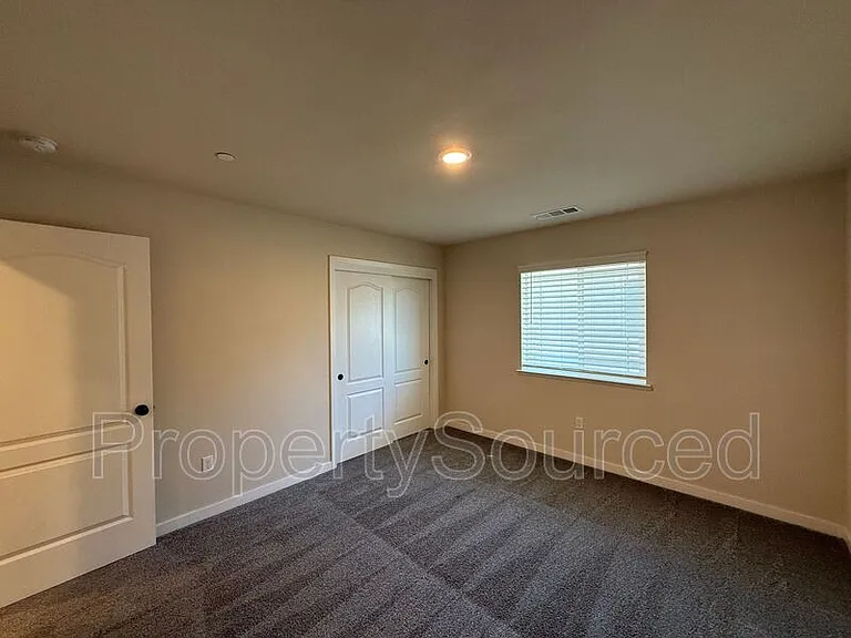 936 W Alameda St #A — Photo 19