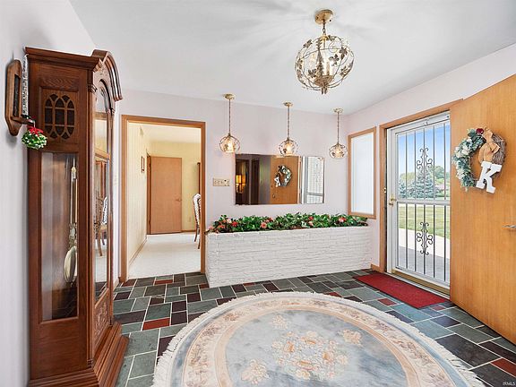 4th image of 8914 Maravilla Dr