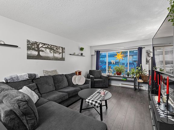 4th image of 2844 273rd St #174