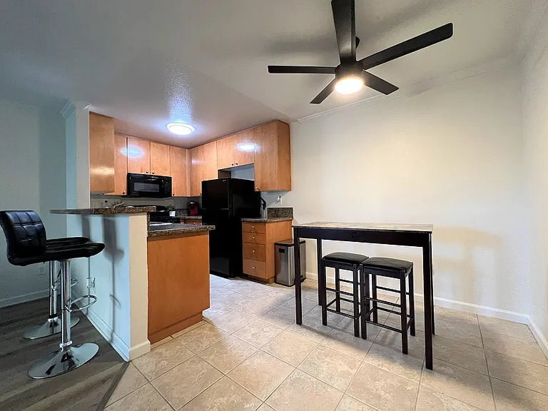 Rancho Coronado Condos — Photo 11