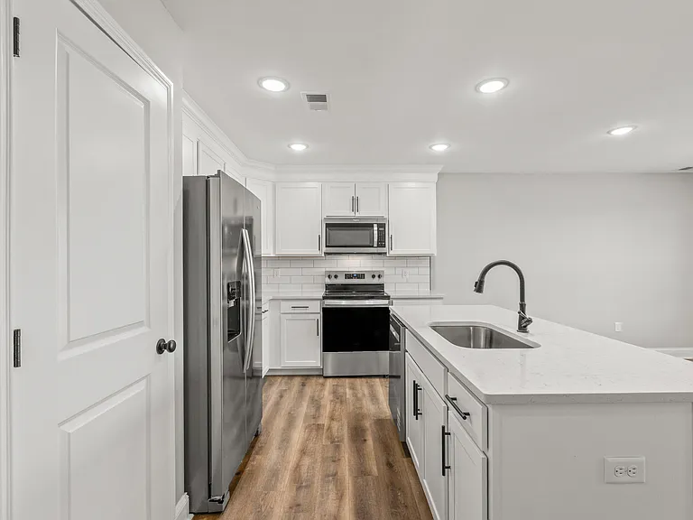 5009 Melana Way — Photo 9